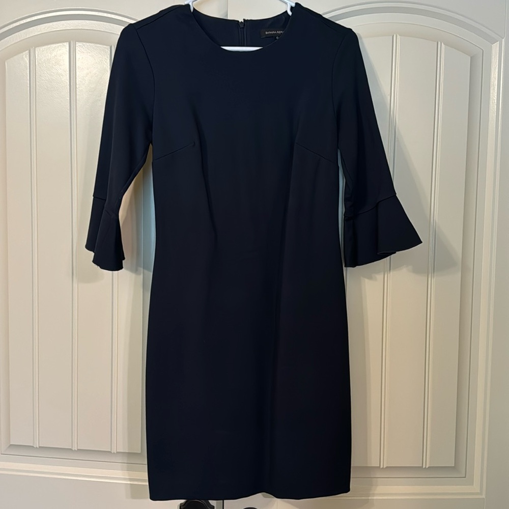 Banana republic flutter sleeve shift dress